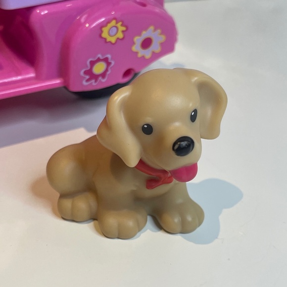 Fisher Price Sarah Lynn 🌸with Scooter - Picture 9 of 14